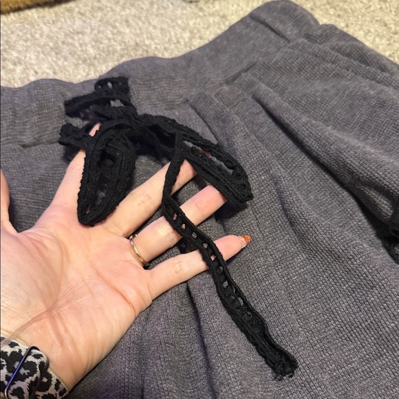 POL Crochet NWOT Solid Pattern Thermal Knitted Bottom Floral Embroidery- SMALL - Picture 8 of 13